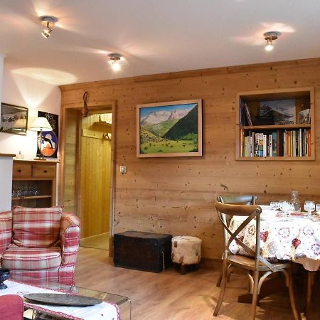 Appartement Cosy Avec Cheminee, Terrasse Et Parking, Proche Pistes Et Commerces - Meribel - Fr-1-180-552 Bagian luar foto